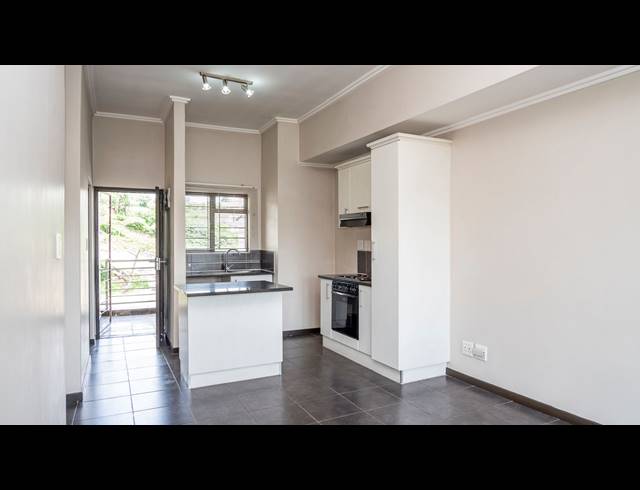 2 BEDROOM APARTMENT TO LET IN BEREA WEST